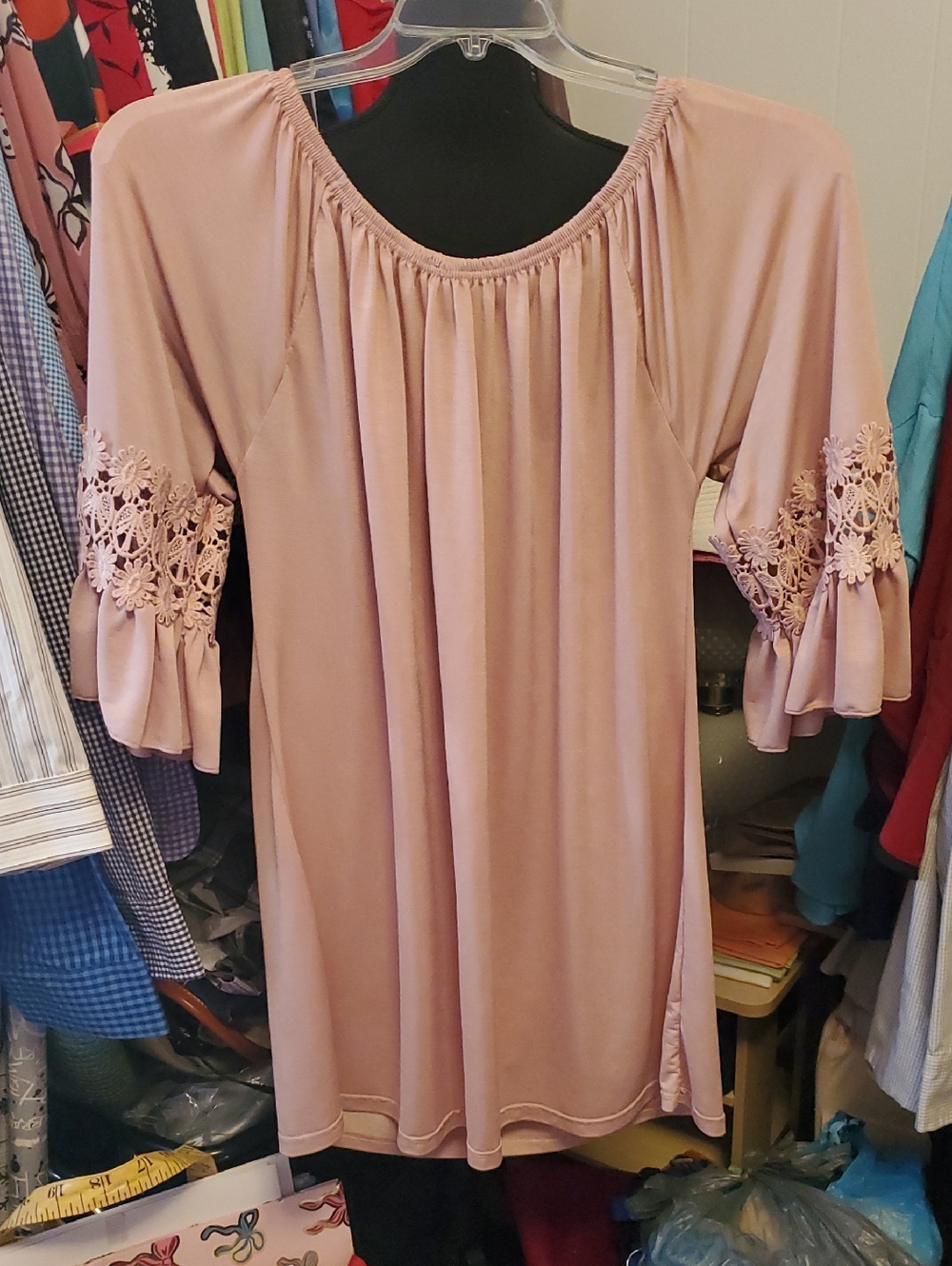 WinWin Mauve Pink Crochet-Sleeve Peasant Top